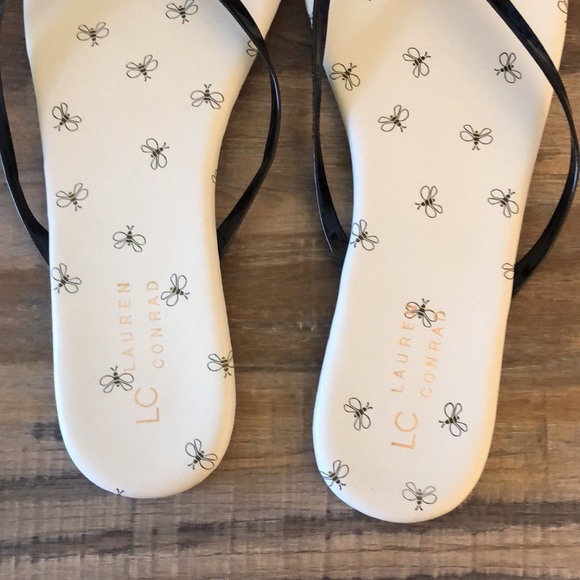 LC Lauren Conrad Bee Sandals - Picture 2 of 4